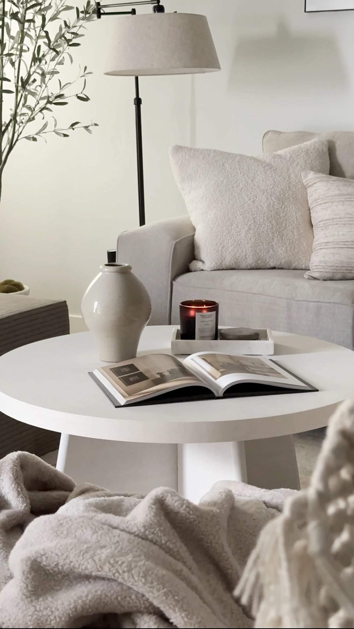 round coffee table decor ideas